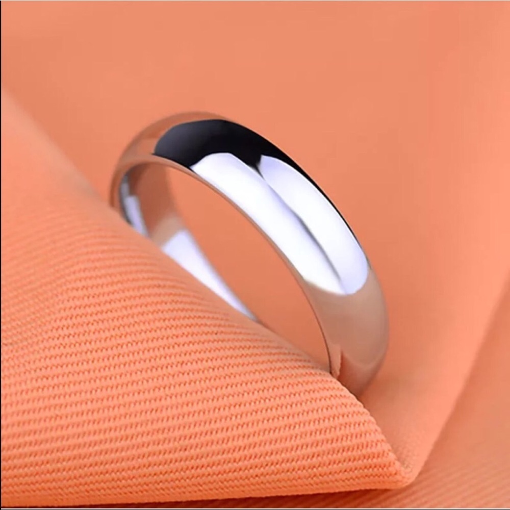 Silver ring - Picture 2 of 2